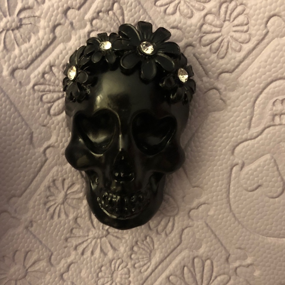 Betsey Johnson XOOLIVE Lilac Embossed Skull Satchel Crossbody Bag Purse NWT - Picture 14 of 15